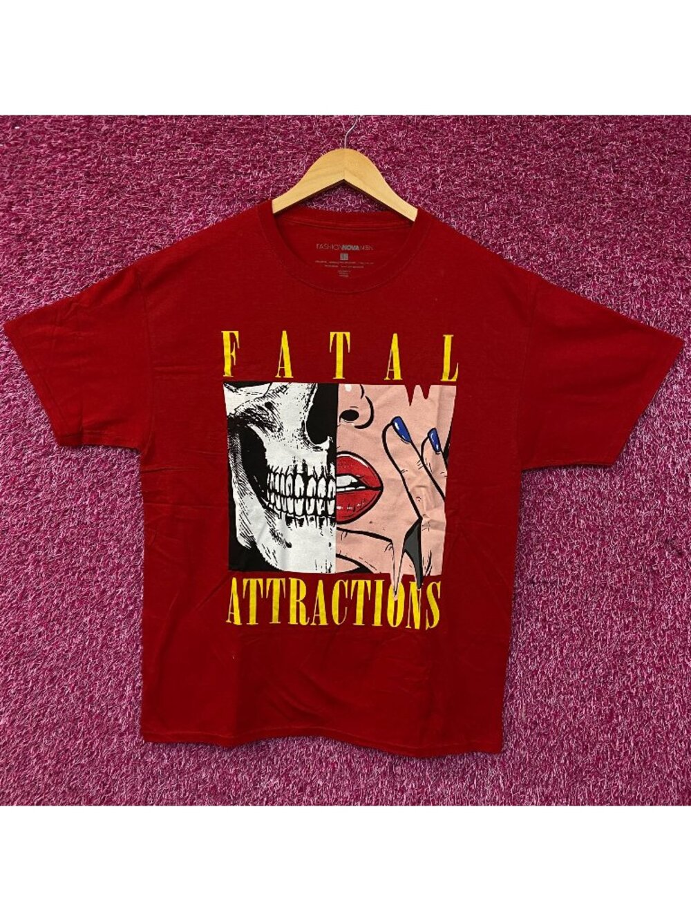 Fashion Nova Fatal Attractions Graphic T-Shirt Large